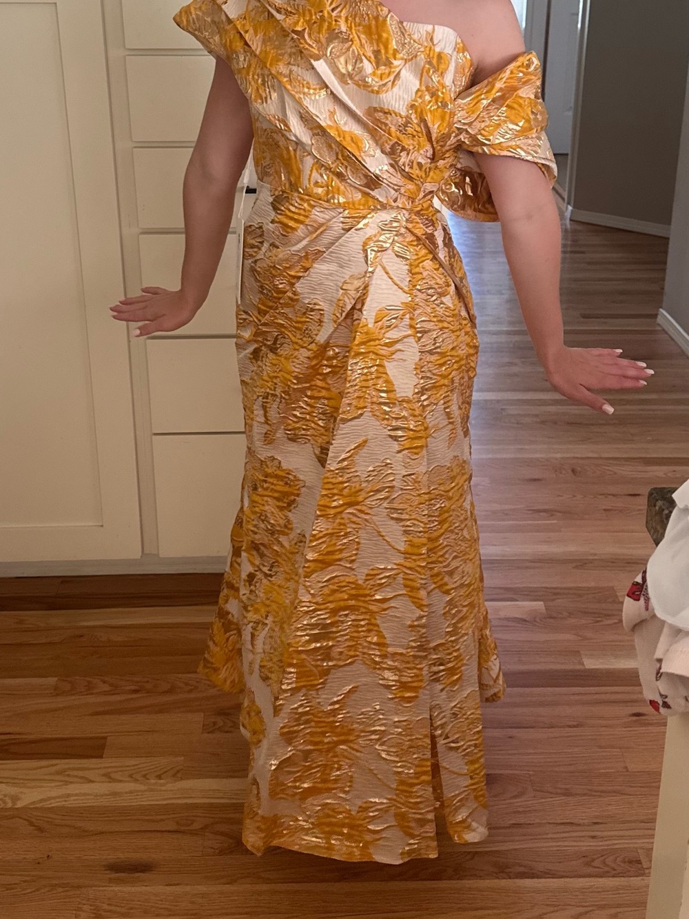 Grazie One-Shoulder Jacquard Gown in Yellow and Cream